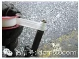  安裝模具上、下邊的冷卻水管